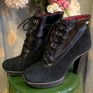 DKNY Britten Lace up Heeled Boots 🤩